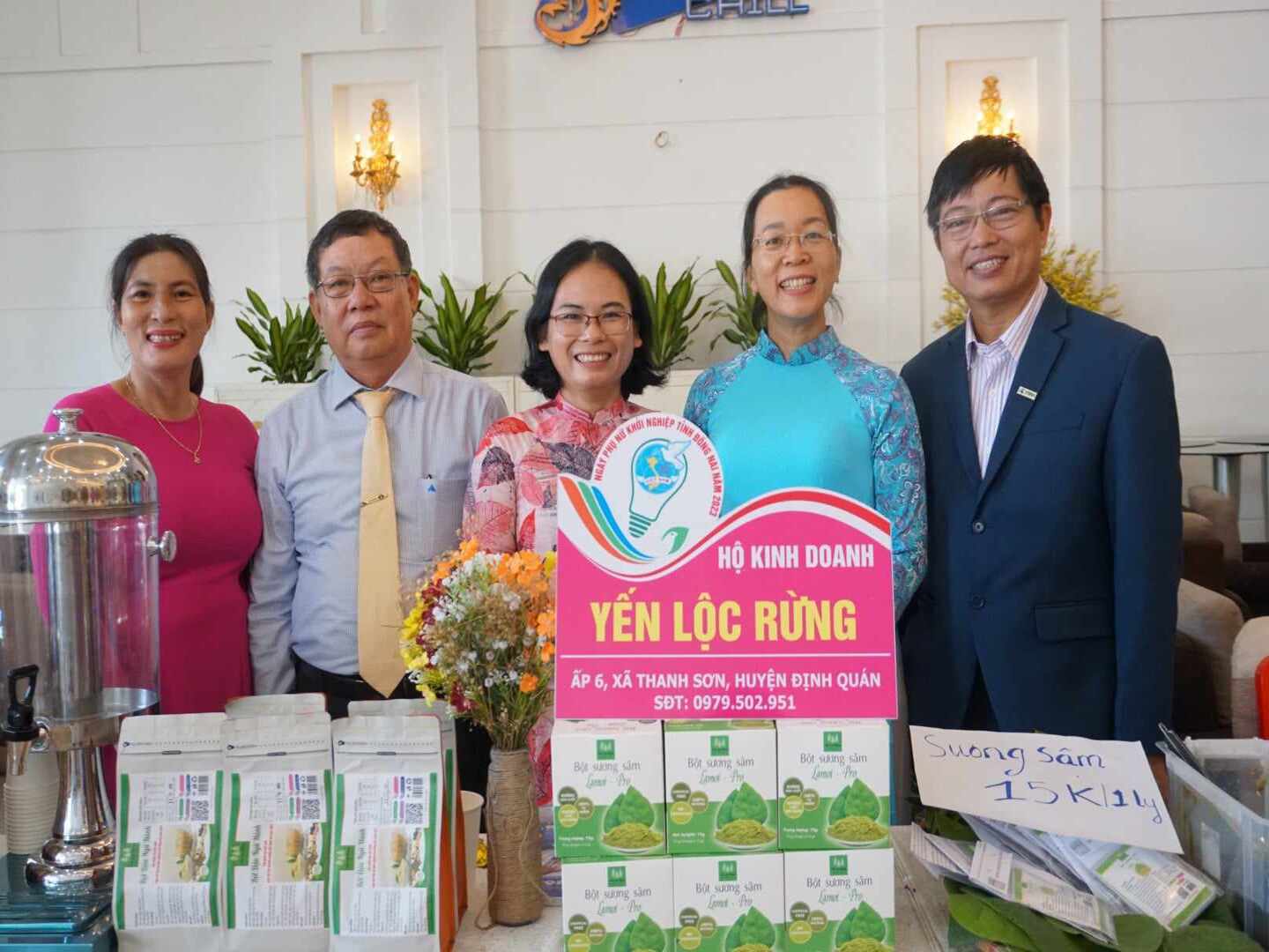 Chị Yến tham gia hội nghị 1